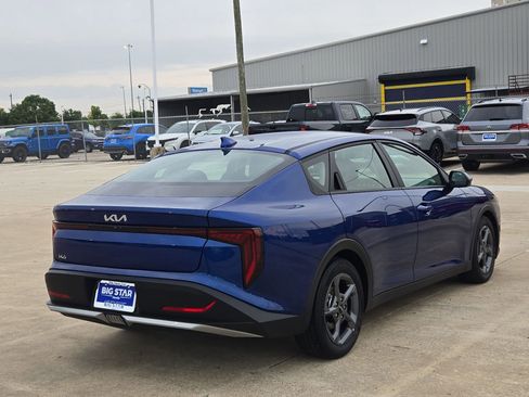 Used 2025 Kia K4 FWD image 3