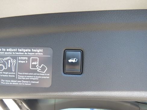 Used 2019 INFINITI QX50 Luxe AWD/4WD image 18