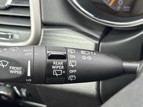 Used 2020 Jeep Grand Cherokee Laredo RWD image 29