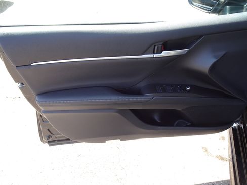 Used 2022 Toyota Camry XSE w/ Navigation Package image 11