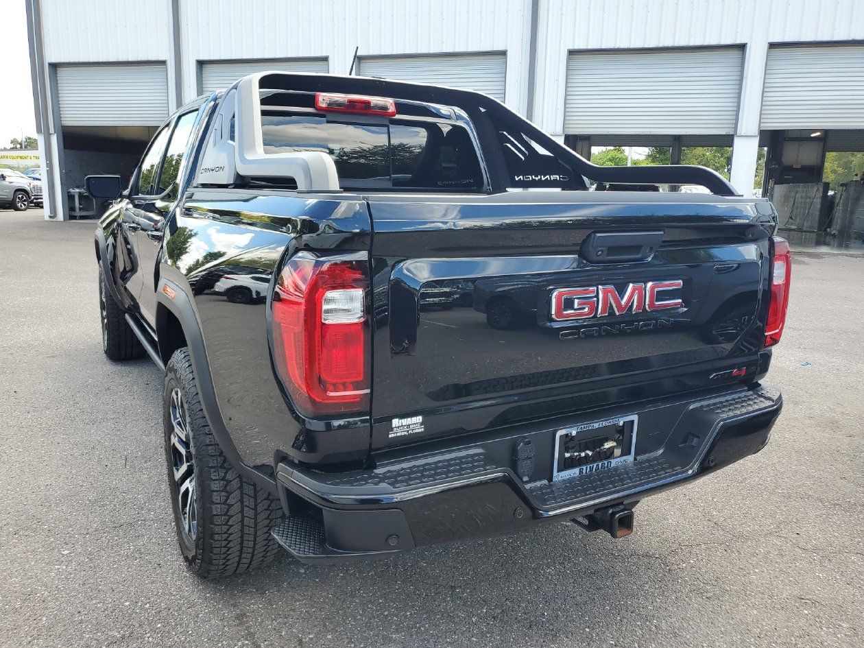 Used 2025 GMC Canyon AT4 w/ Nightfall Edition AWD/4WD image 3