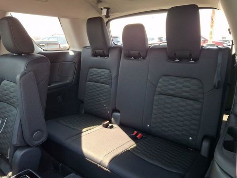 Certified 2025 Nissan Pathfinder SV w/ SV Premium Package image 9