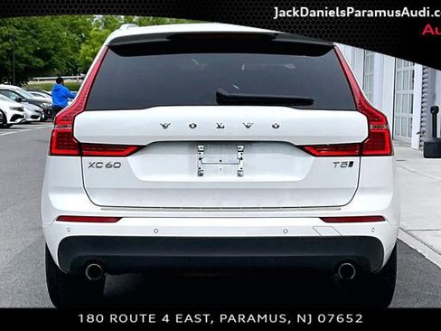 Used 2020 Volvo XC60 T5 Momentum w/ Protection Package Premier AWD/4WD image 4