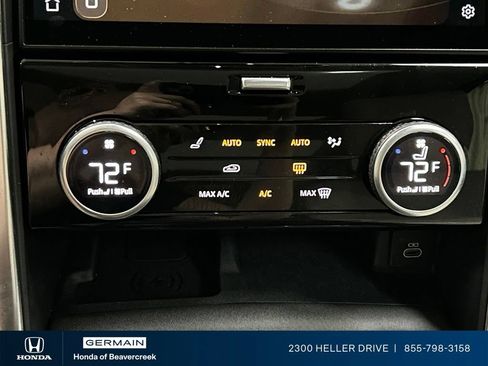 Used 2025 Land Rover Discovery S AWD/4WD image 24