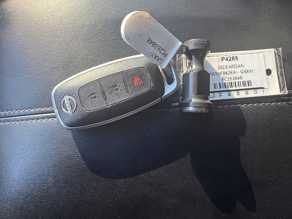 Used 2023 Nissan Pathfinder S FWD image 52