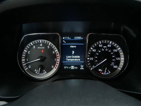 Used 2019 Nissan Titan SV w/ SV Convenience Package image 24