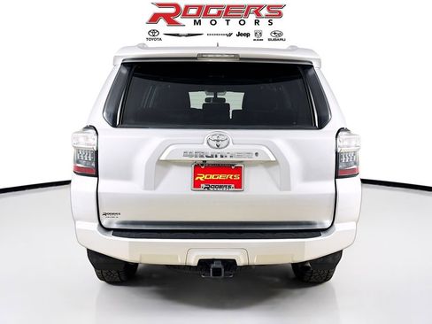 Used 2015 Toyota 4Runner SR5 image 12