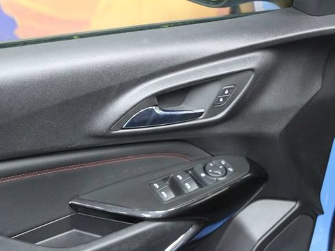 Used 2024 Chevrolet Trax RS w/ Sunroof Package FWD image 13