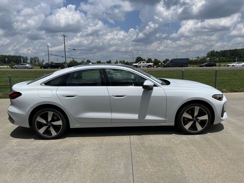 Used 2025 Audi A5 2.0T Premium Plus w/ Premium Plus image 10