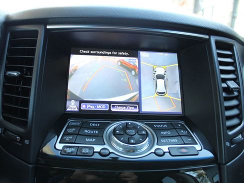 Used 2017 INFINITI QX70 3.7 w/ Premium Package image 19