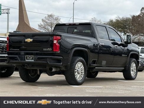 Used 2023 Chevrolet Silverado 2500 High Country w/ Safety Package II image 7