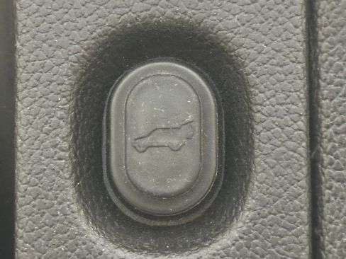 Used 2019 Chevrolet Tahoe LT image 11