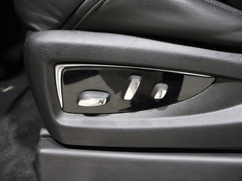 Used 2016 Cadillac Escalade Luxury image 13