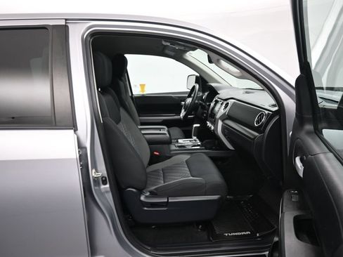Used 2020 Toyota Tundra SR5 w/ SR5 Convenience Package AWD/4WD image 40