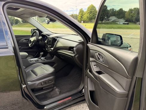 Used 2019 Chevrolet Traverse Premier w/ Redline Edition AWD/4WD image 34