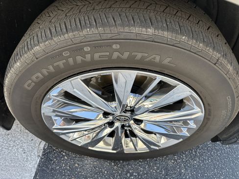 Used 2026 Toyota Grand Highlander Platinum AWD/4WD image 6