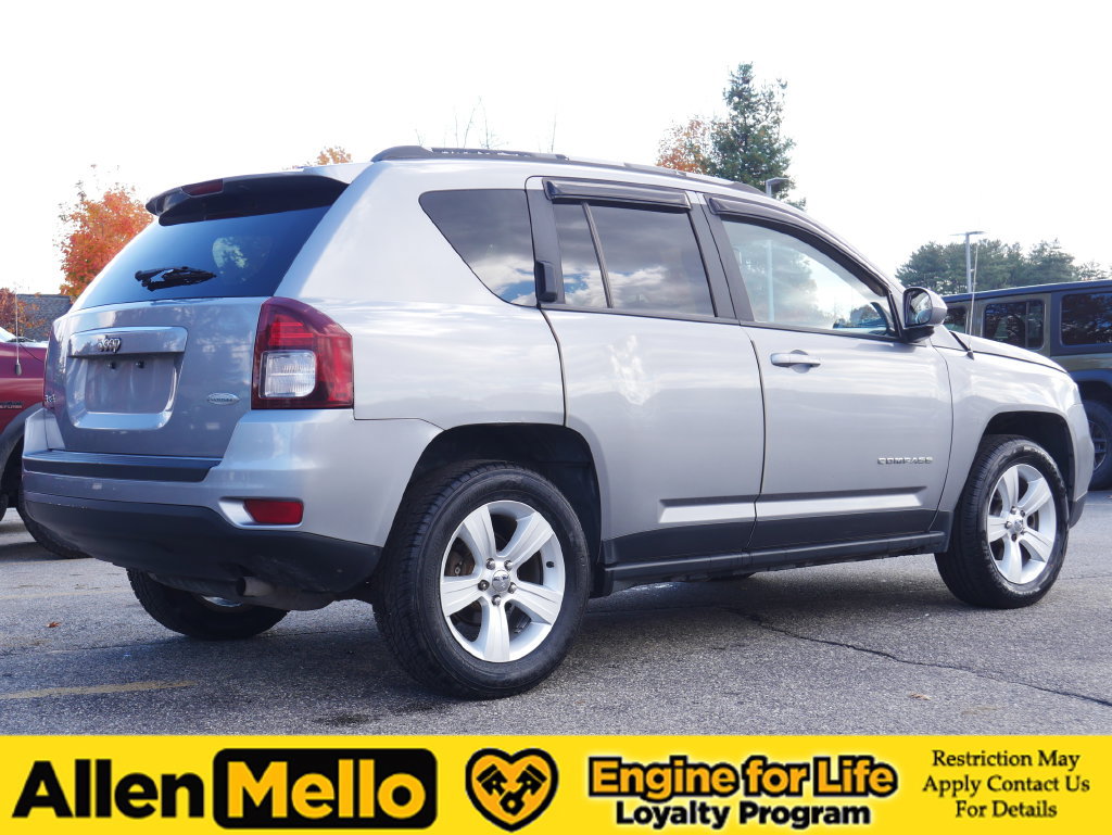 Used 2017 Jeep Compass Latitude AWD/4WD image 6