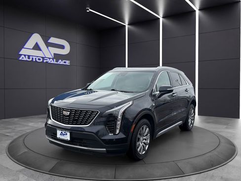 Used 2023 Cadillac XT4 Premium Luxury image 1