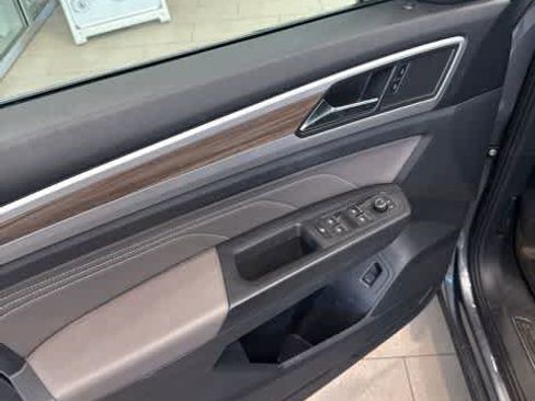 Used 2023 Volkswagen Atlas SEL AWD/4WD image 12