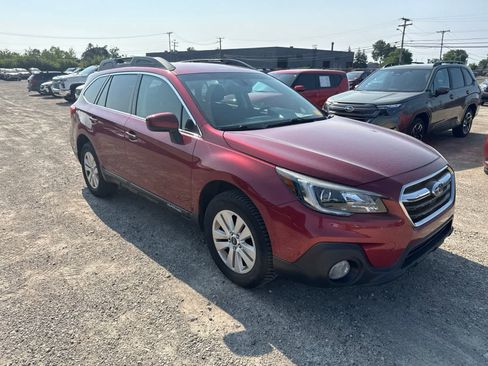 Used 2019 Subaru Outback 2.5i Premium AWD/4WD image 4