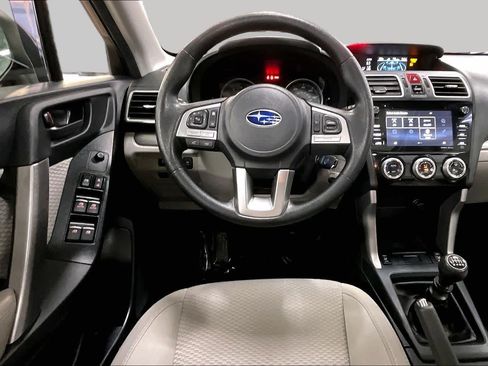 Used 2017 Subaru Forester 2.5i Premium AWD/4WD image 6