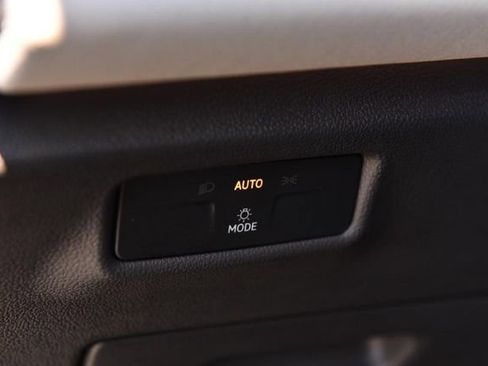 New 2026 Volkswagen Tiguan SE AWD/4WD image 11