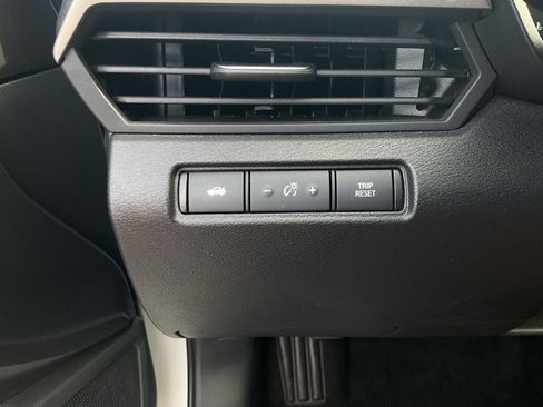Used 2025 Nissan Altima 2.5 SV FWD image 19