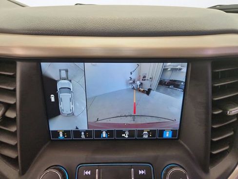 Used 2021 GMC Acadia Denali w/ Denali Technology Package FWD image 18