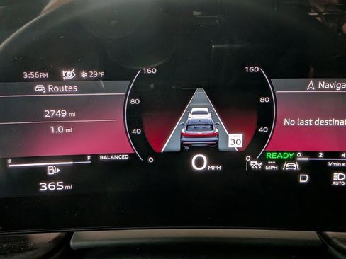 Used 2025 Audi Q5 Premium w/ Convenience Package image 2