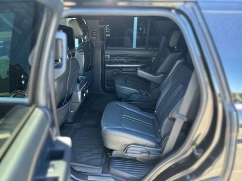 Used 2023 Ford Expedition Platinum AWD/4WD image 24