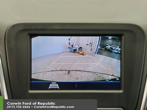 Used 2020 Chevrolet Equinox LT w/ Driver Convenience Package image 17