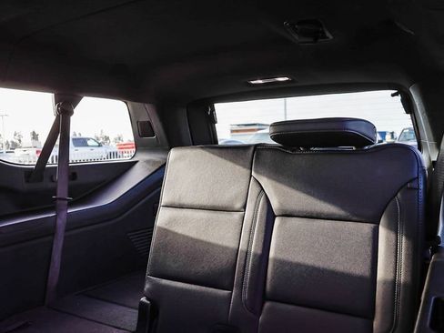 Used 2025 Chevrolet Suburban Z71 AWD/4WD image 23