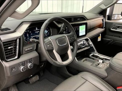 New 2025 GMC Sierra 2500 Denali w/ Denali Reserve Package AWD/4WD image 8