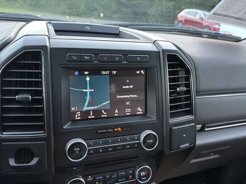Used 2018 Ford Expedition Limited w/ Equipment Group 301A AWD/4WD image 26