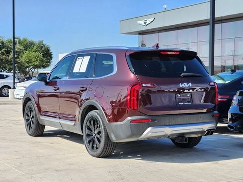 Used 2022 Kia Telluride EX w/ EX Premium Package FWD image 4