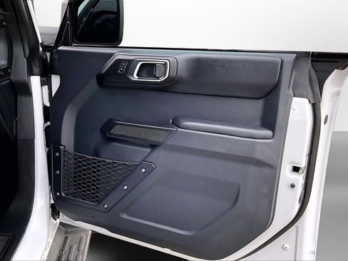 Used 2025 Ford Bronco Outer Banks image 25