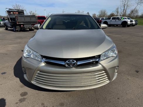 Used 2017 Toyota Camry XLE w/ Moonroof Package image 8