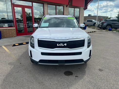 Used 2022 Kia Telluride EX w/ EX Premium Package FWD image 2