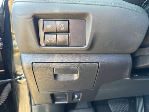 Used 2023 Toyota Highlander L image 14