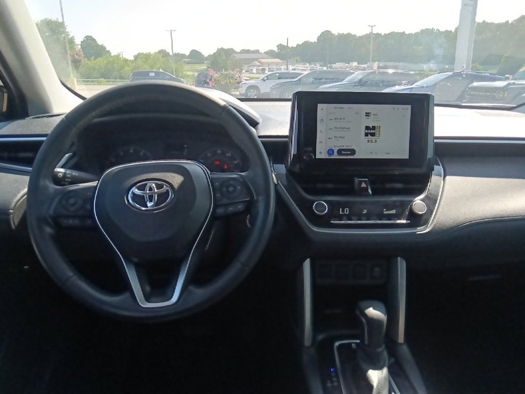 Used 2023 Toyota Corolla Cross LE FWD image 27