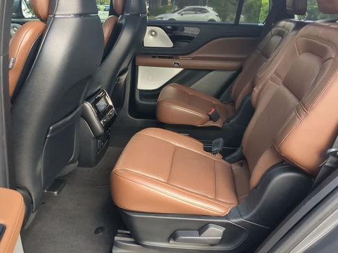 Used 2022 Lincoln Aviator Reserve w/ Equipment Group 201A RWD image 20