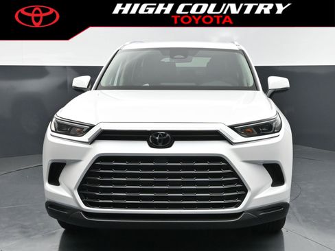 New 2026 Toyota Grand Highlander XLE FWD image 8