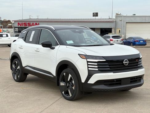 New 2026 Nissan Kicks SR image 5