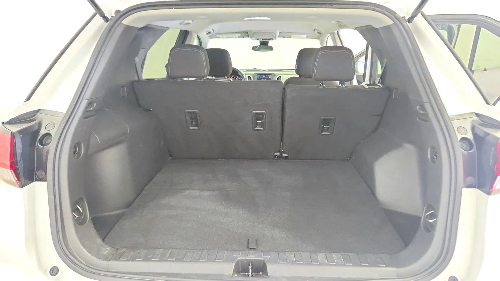 Used 2023 Chevrolet Equinox LS w/ LS Convenience Package FWD image 36