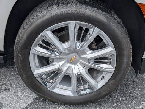 Used 2024 Chevrolet Tahoe High Country w/ Premium Package 2 AWD/4WD image 11