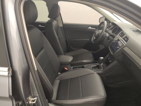 Used 2021 Volkswagen Tiguan SE image 21