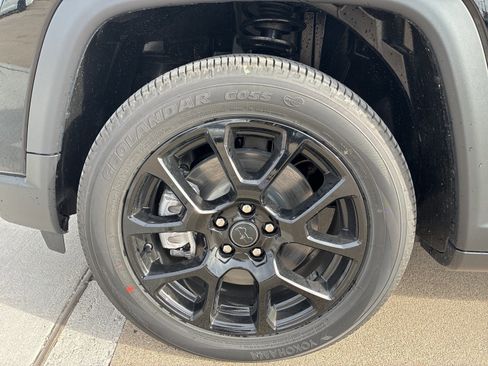 New 2026 Jeep Compass Latitude image 10