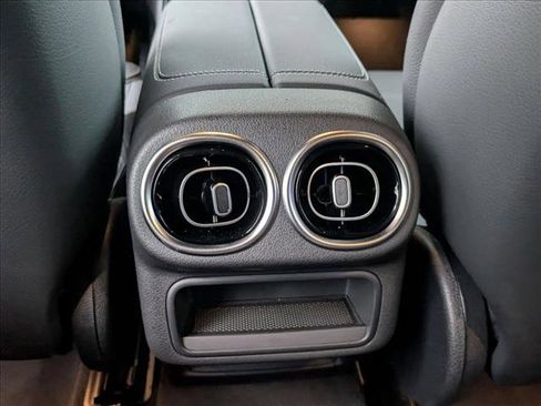 Used 2026 Mercedes-Benz GLC 300 image 16