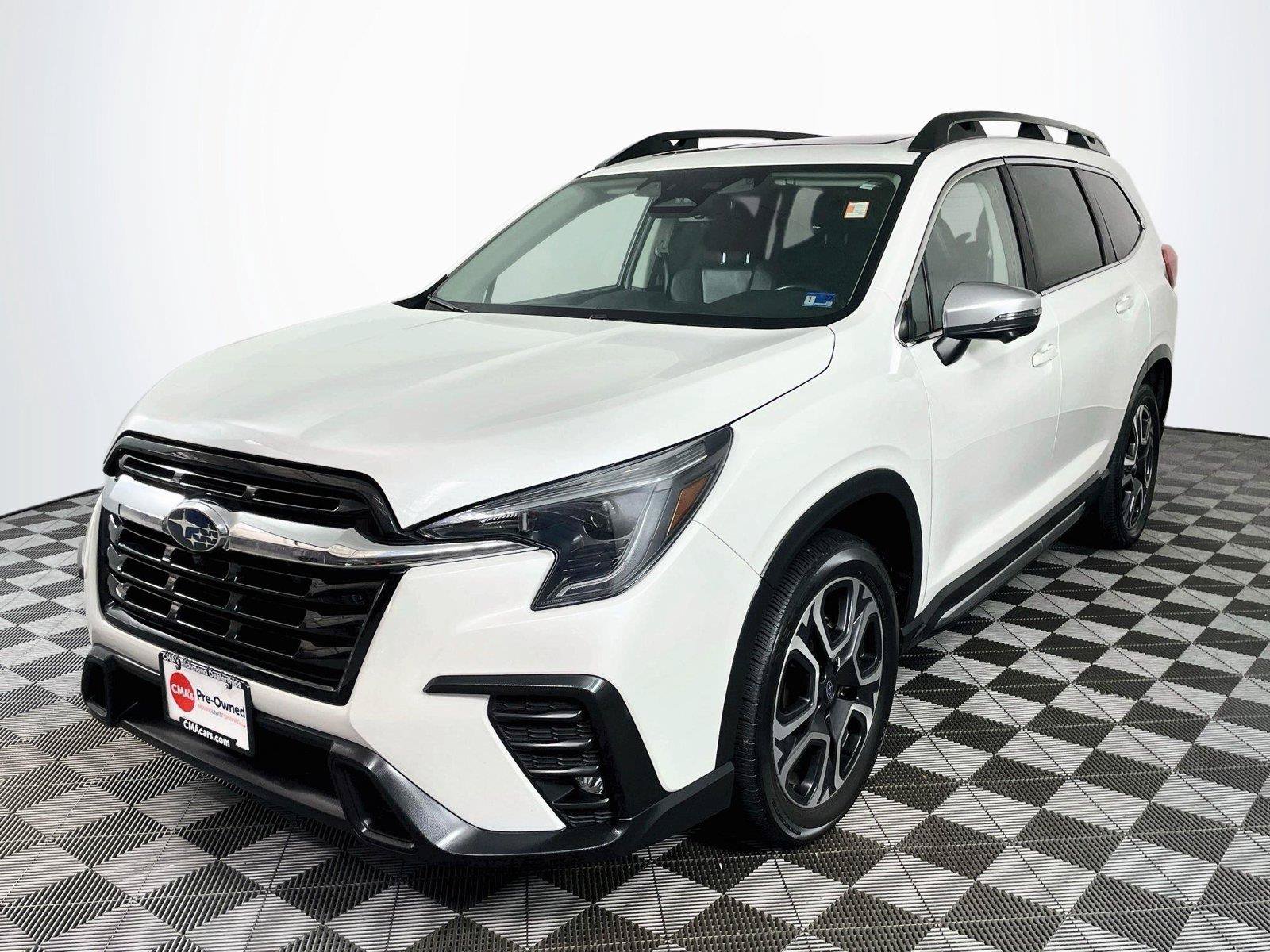 Used 2023 Subaru Ascent Limited w/ Technology Package AWD/4WD image 3