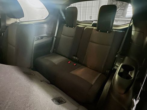 Used 2019 Nissan Pathfinder SV image 28